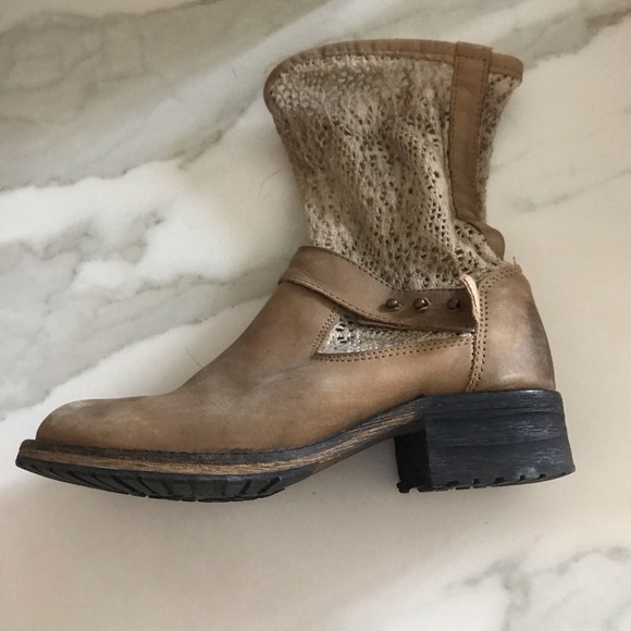 FREE PEOPLE Crochet Boots! - Picture 3 of 6